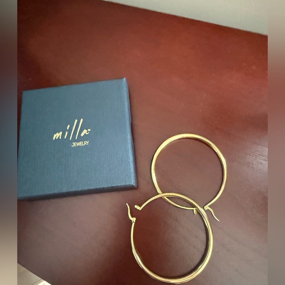 Milla Gold Hoop Earrings